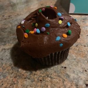 Meet your Posher, Layla